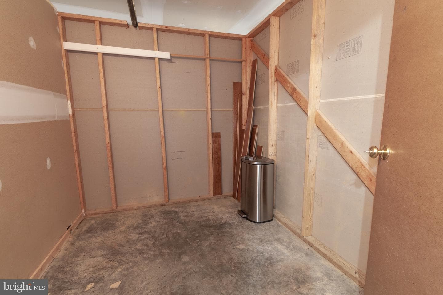 303 Willrich Circle #j photo 27