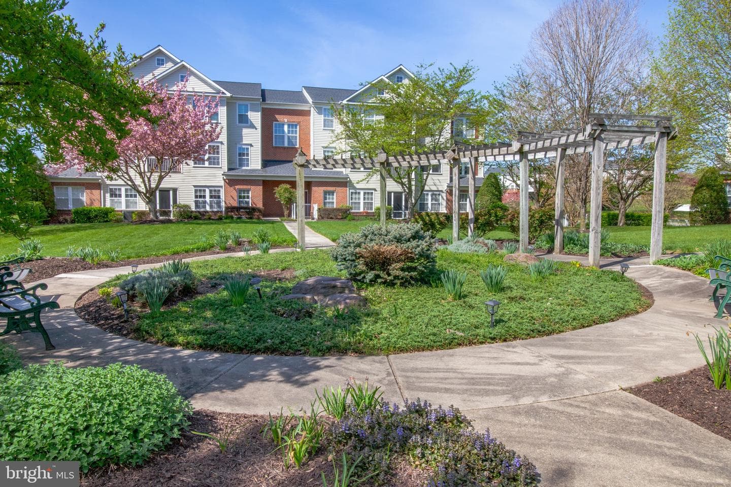 303 Willrich Circle #j photo 30