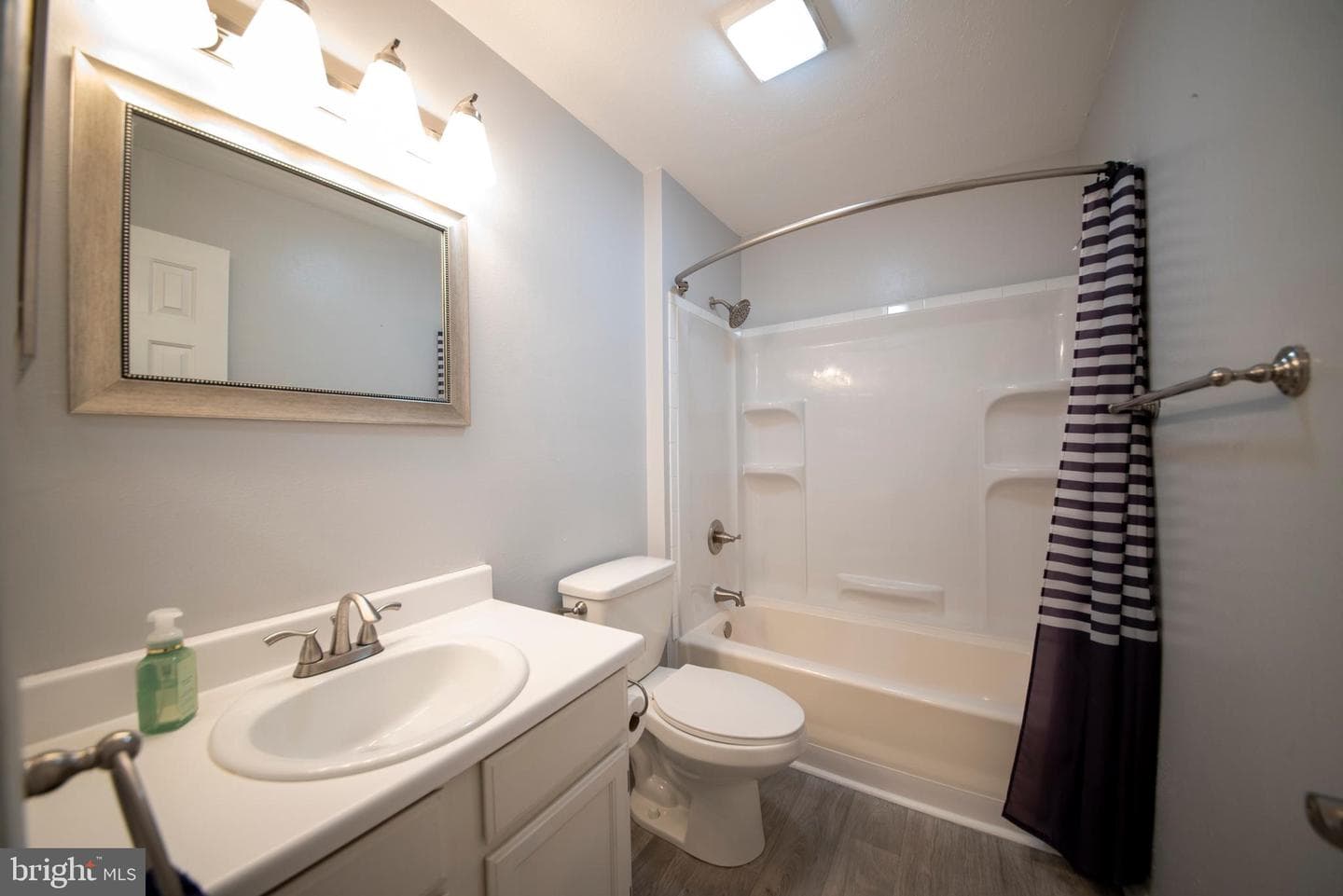 203 Yorkshire Way #203-J photo 21