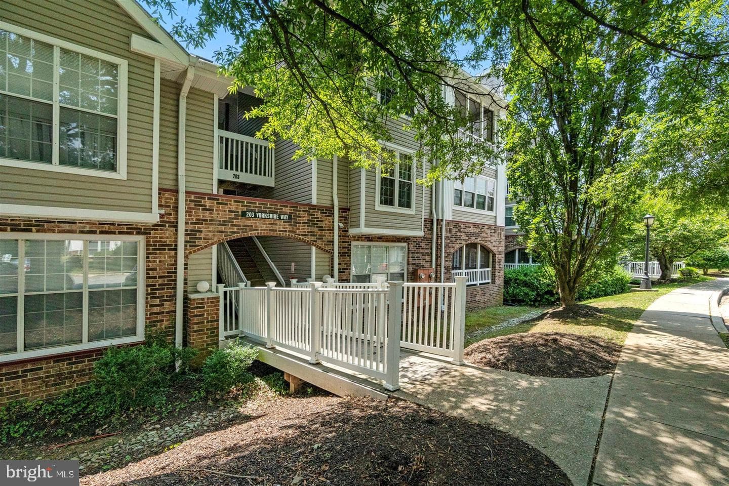 203 Yorkshire Way #203-J photo 27