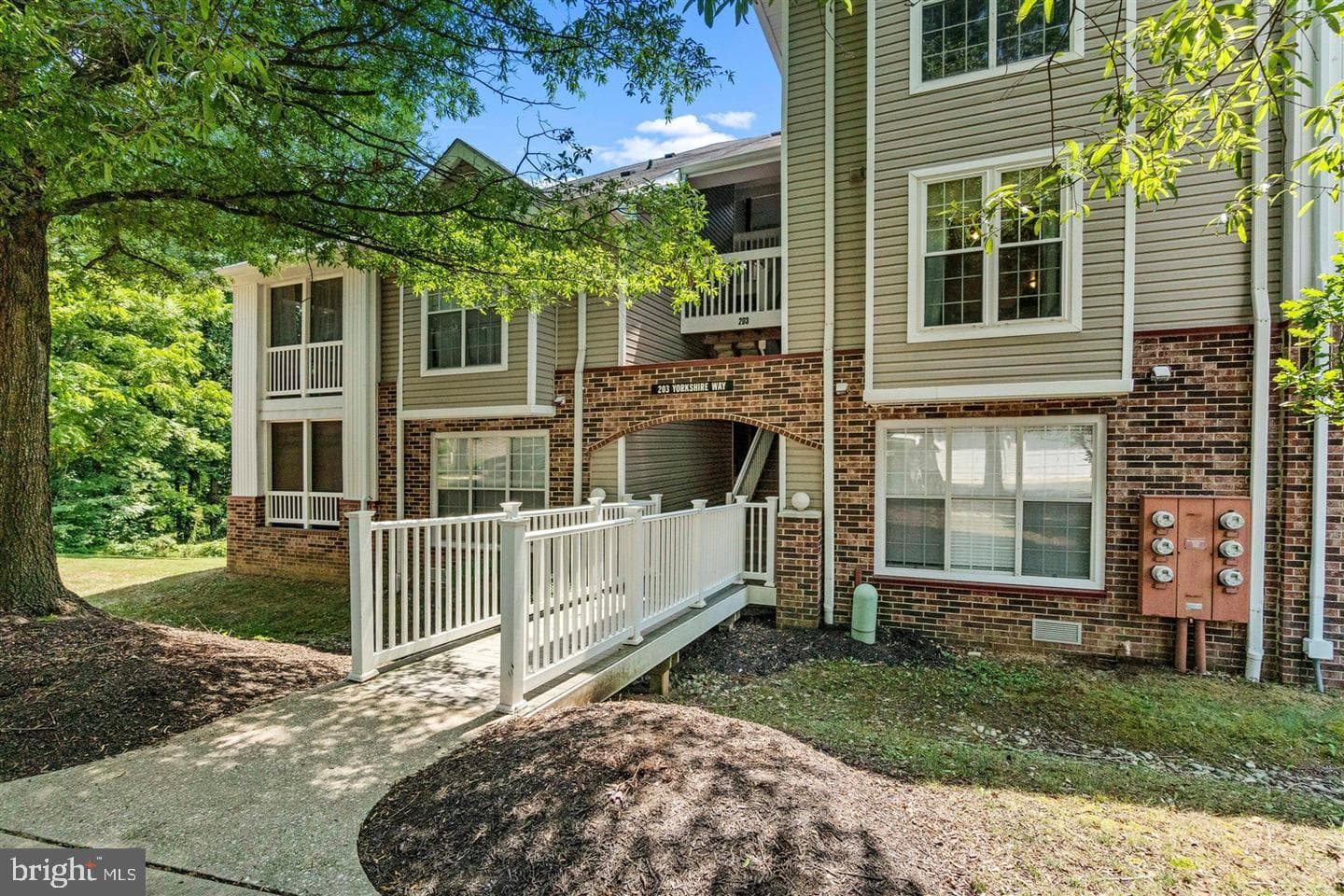 203 Yorkshire Way #203-J photo 28