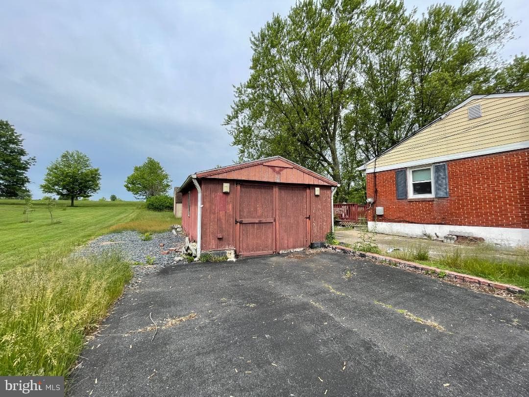 710 Earlton Road photo 24