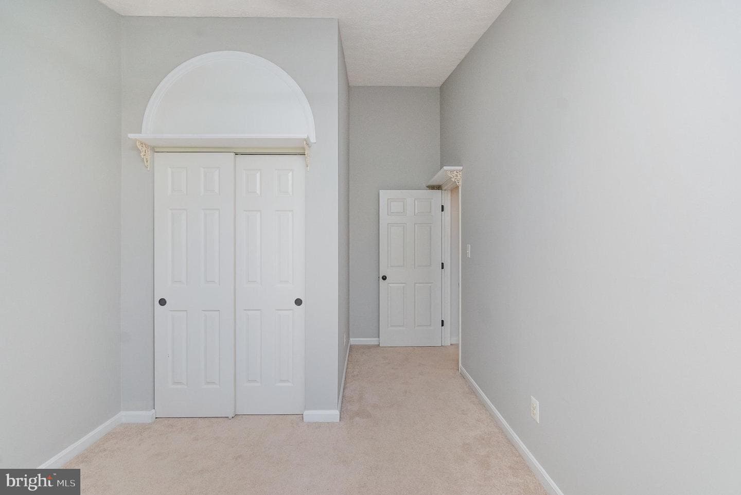 511 Green Valley Court photo 17