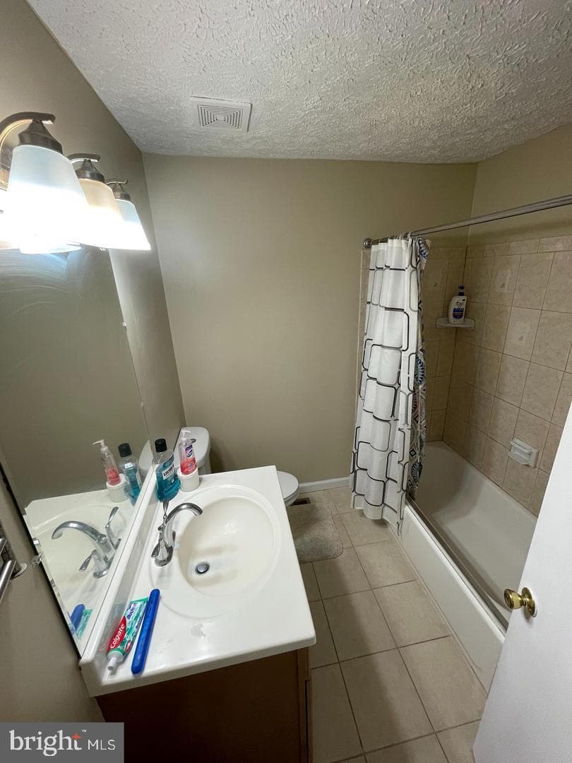 401 Liberty Court photo 17