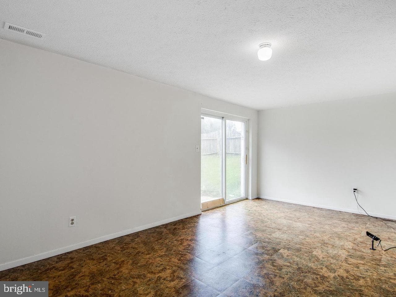 401 Liberty Court photo 22