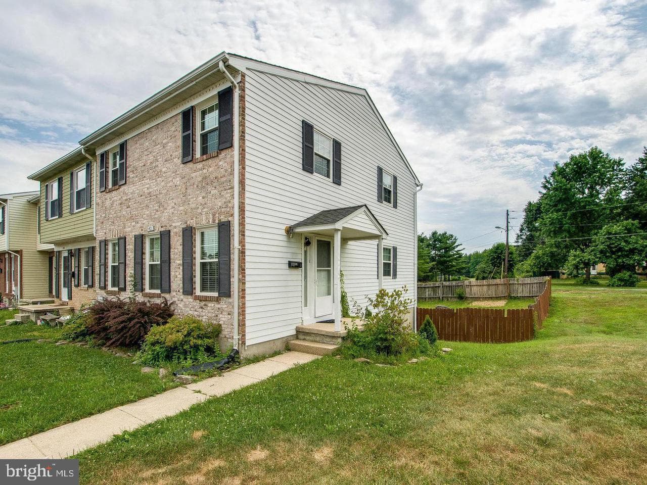 401 Liberty Court photo 3