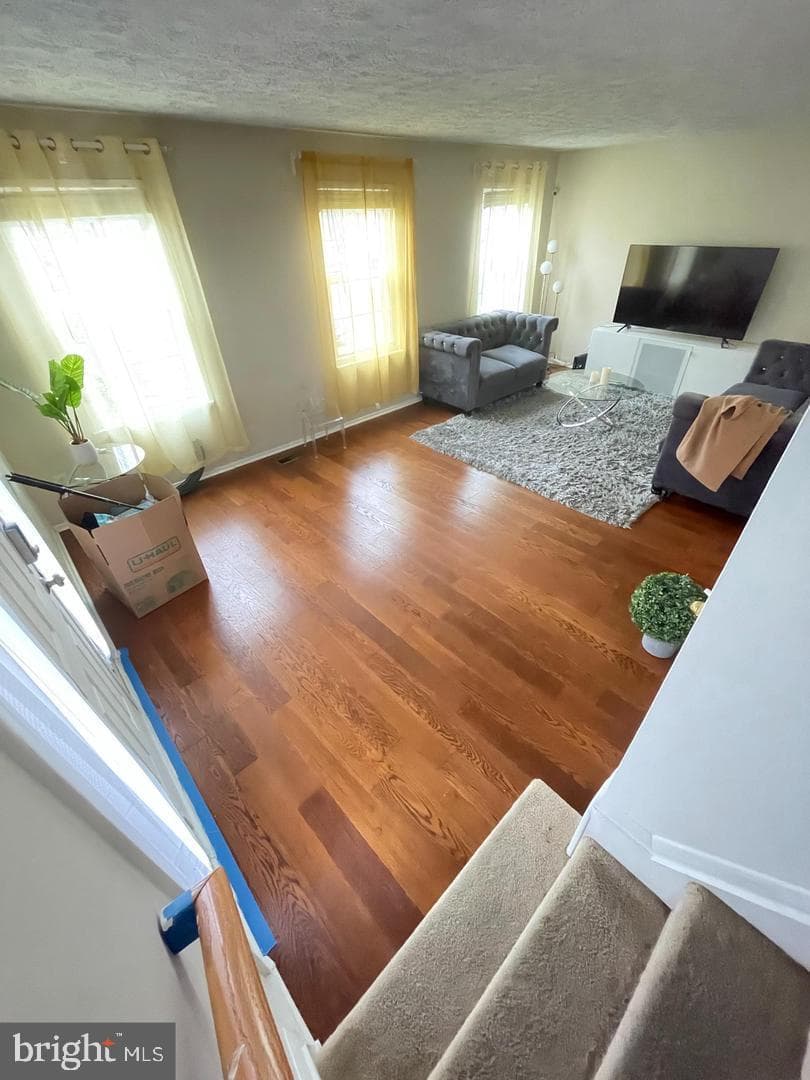 401 Liberty Court photo 7