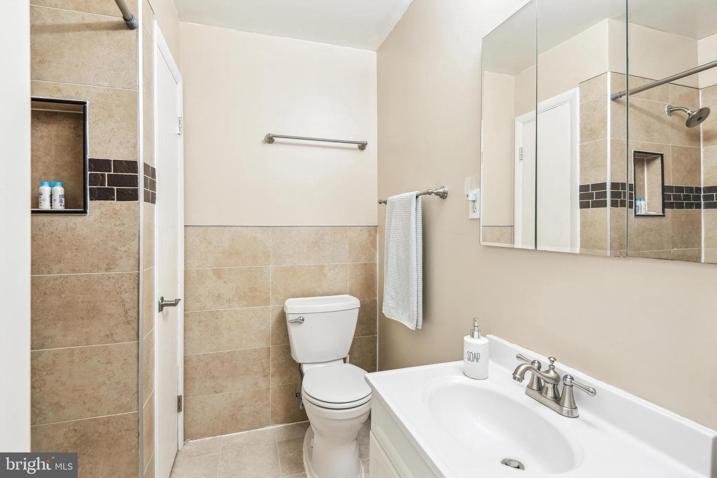 400 Stoney Terrace photo 19