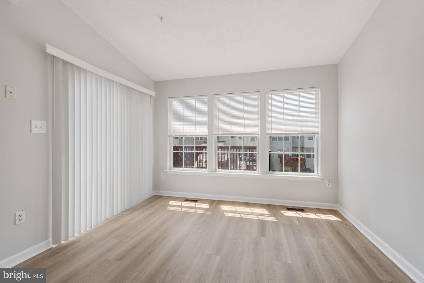4667 Harrier Way photo 11