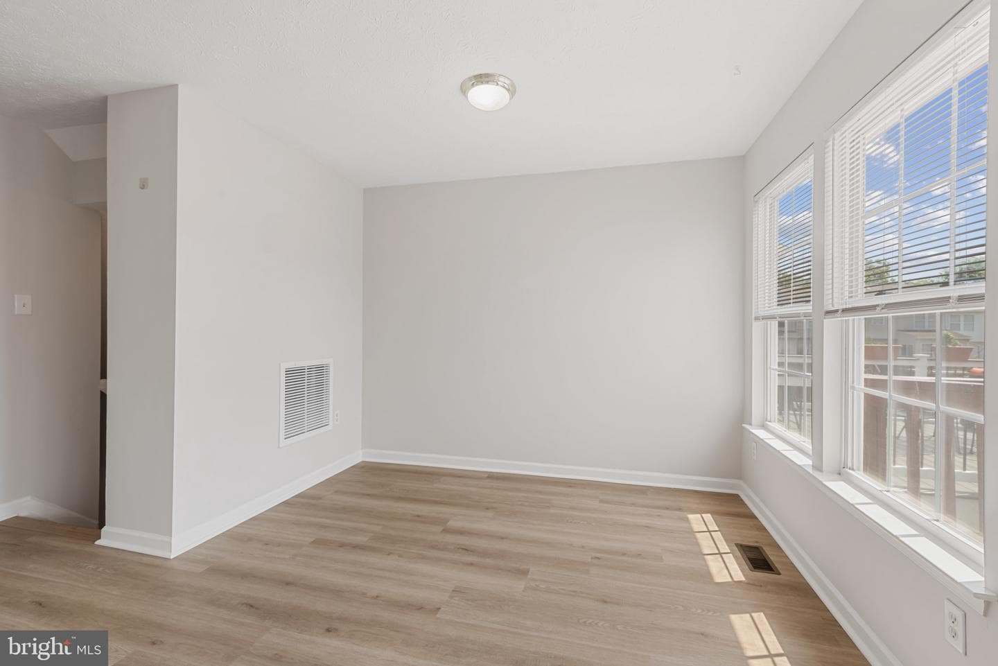 4667 Harrier Way photo 8