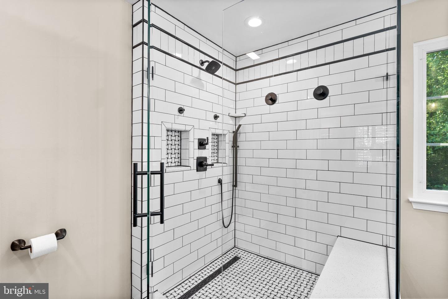 519 Inglewood Road photo 24