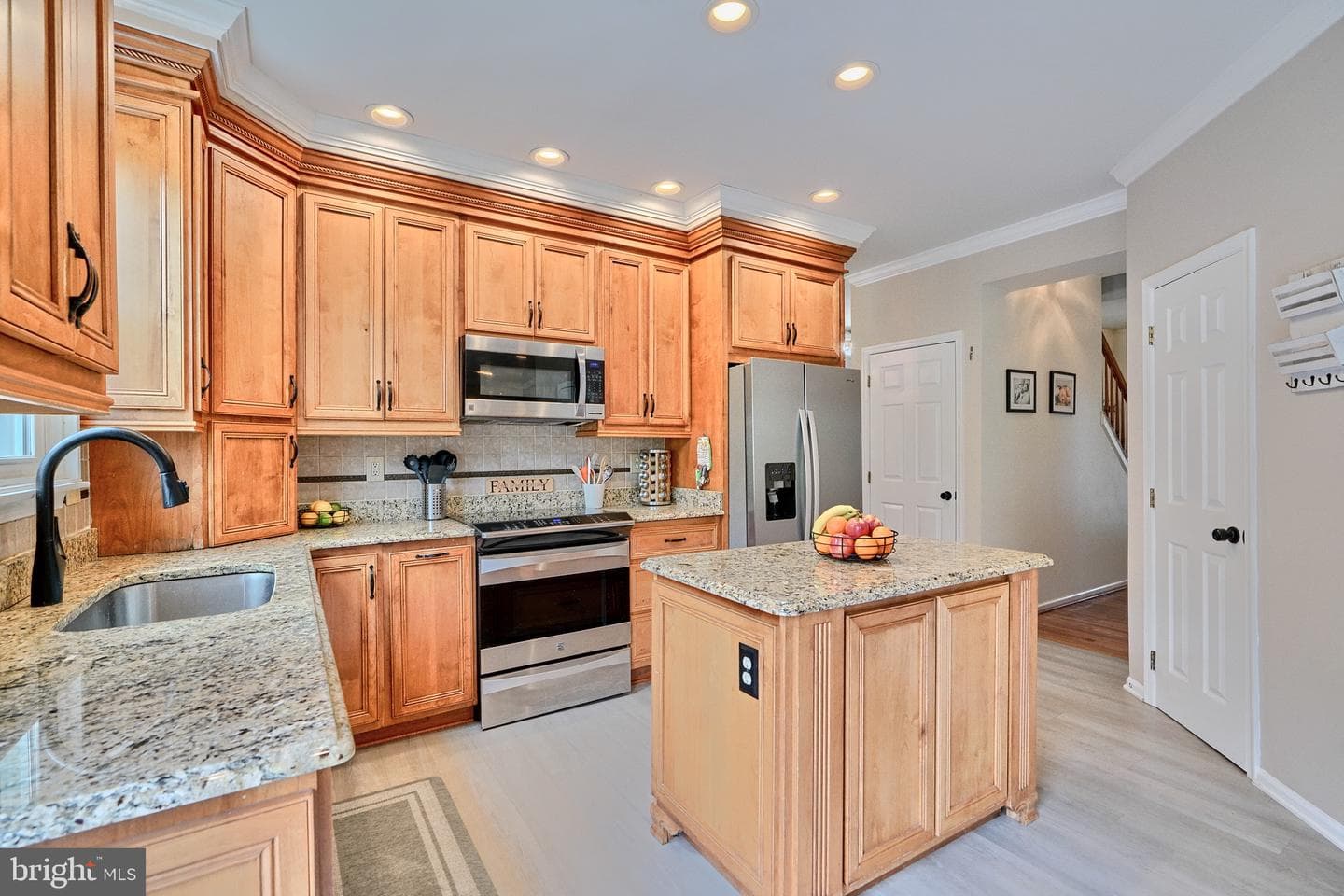 4302 Foxglove Court photo 11