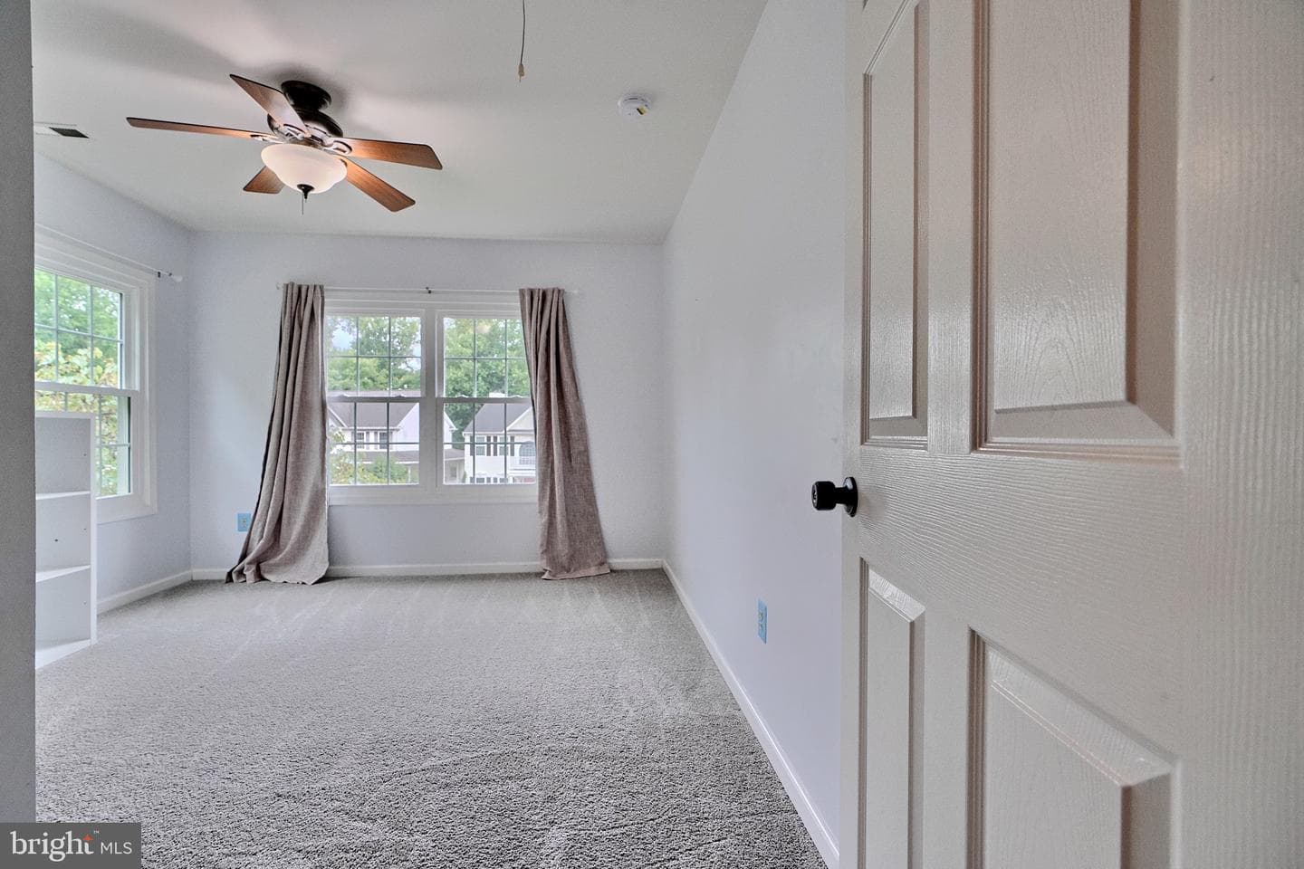 4302 Foxglove Court photo 32