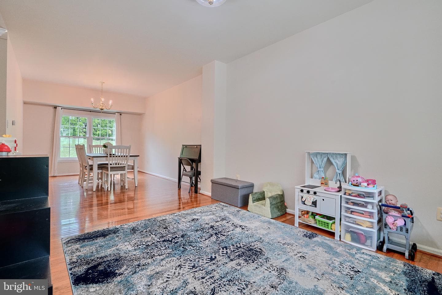 4302 Foxglove Court photo 5