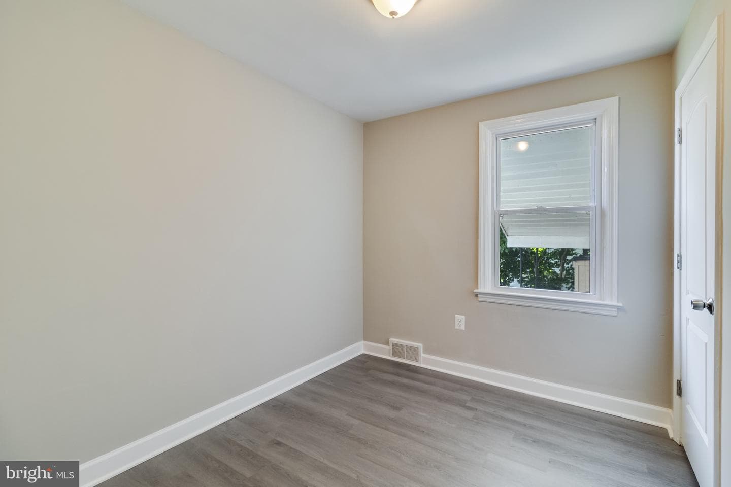 603 Chapel Terrace photo 16