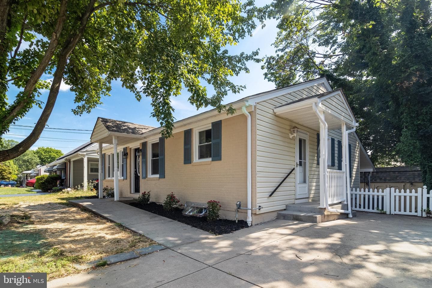603 Chapel Terrace photo 2