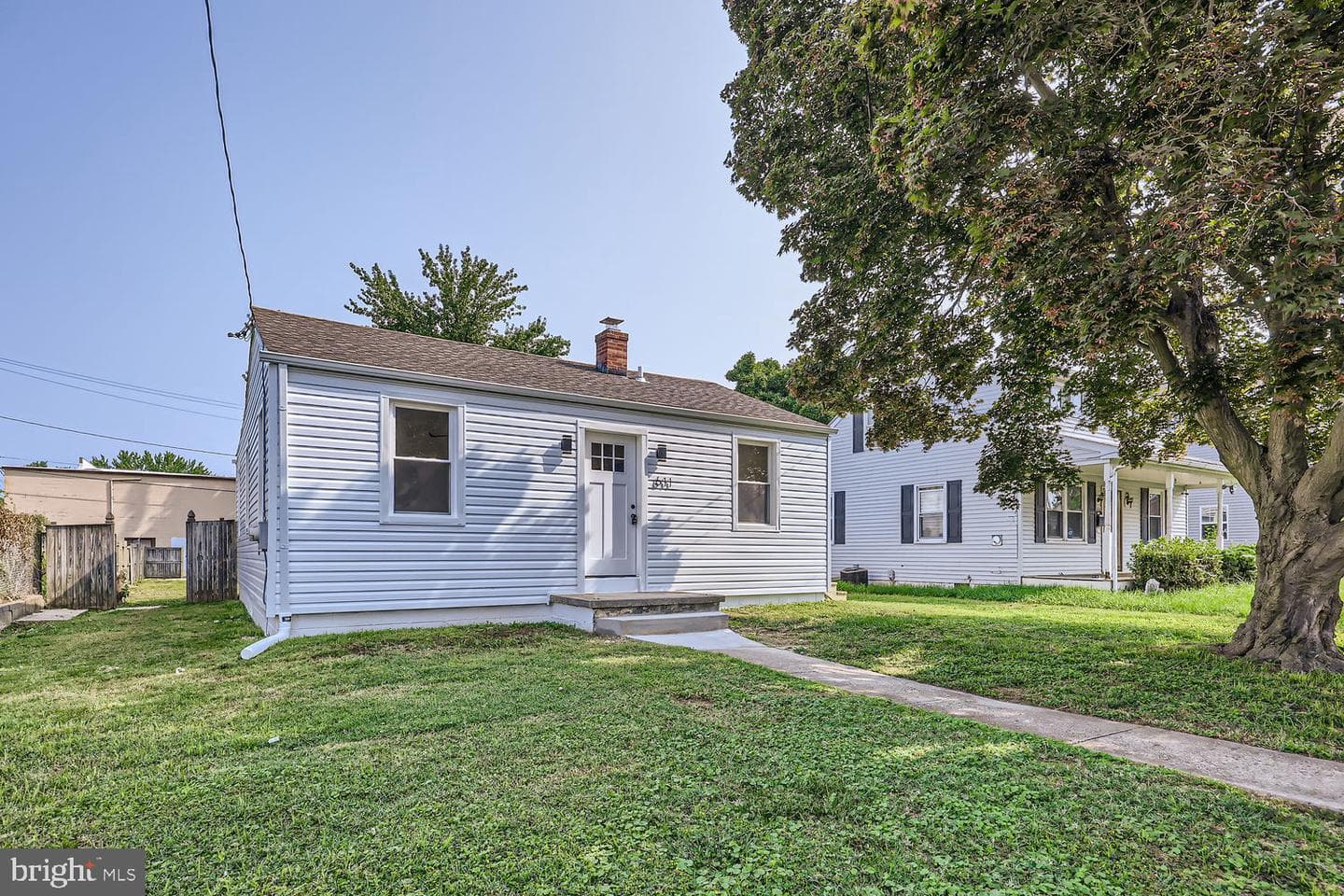 611 Lewis Street photo 2