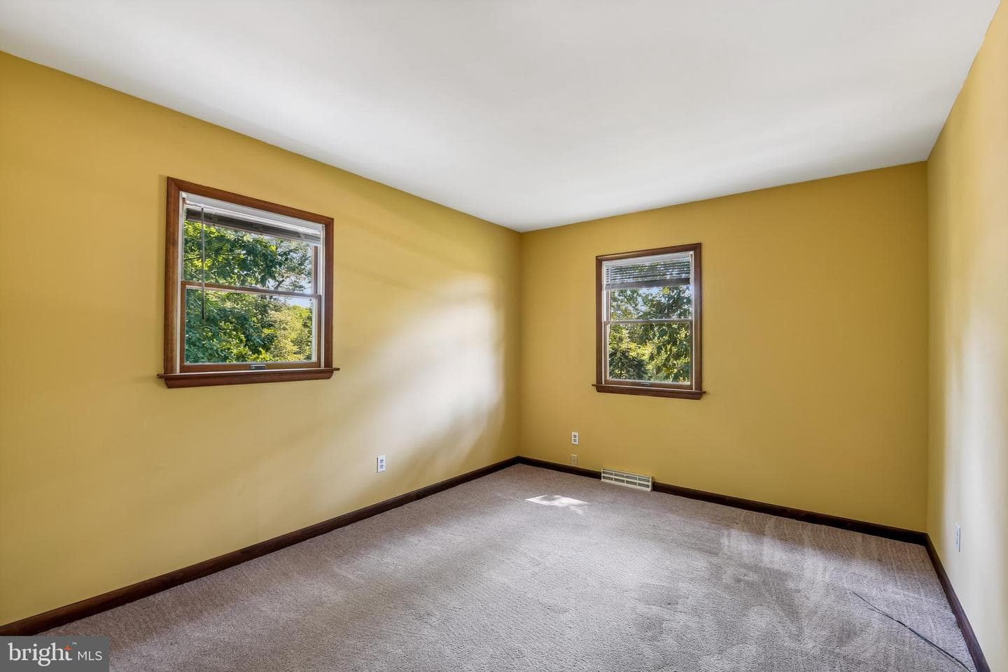 2728 Meadow Tree Drive photo 14