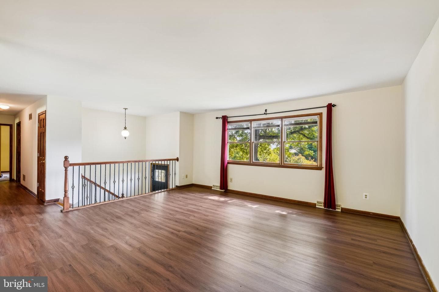 2728 Meadow Tree Drive photo 3