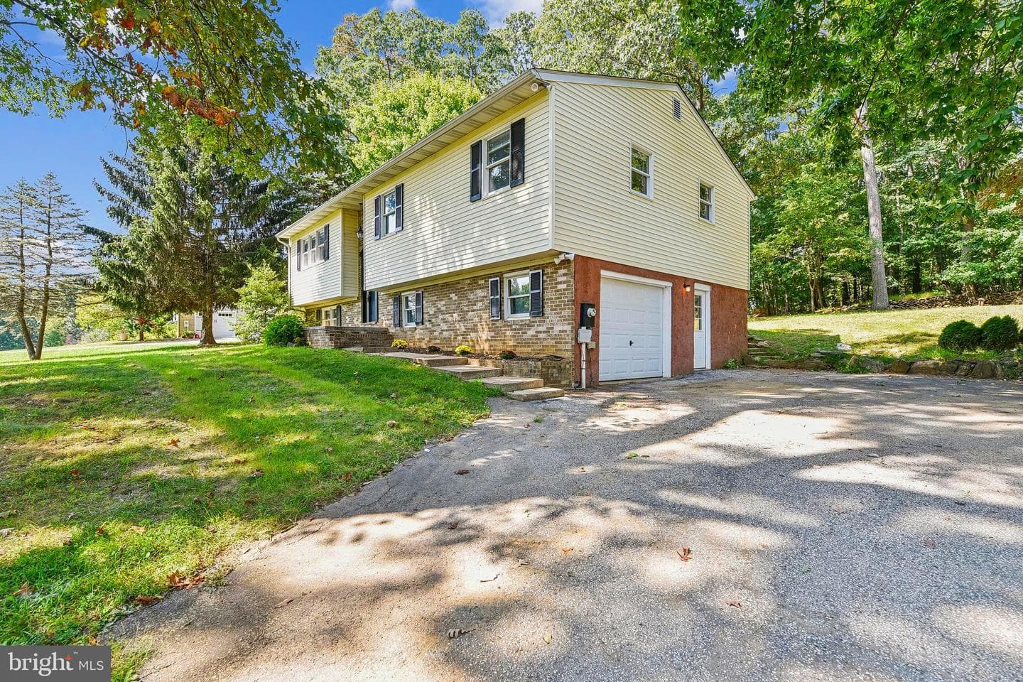 2728 Meadow Tree Drive photo 32