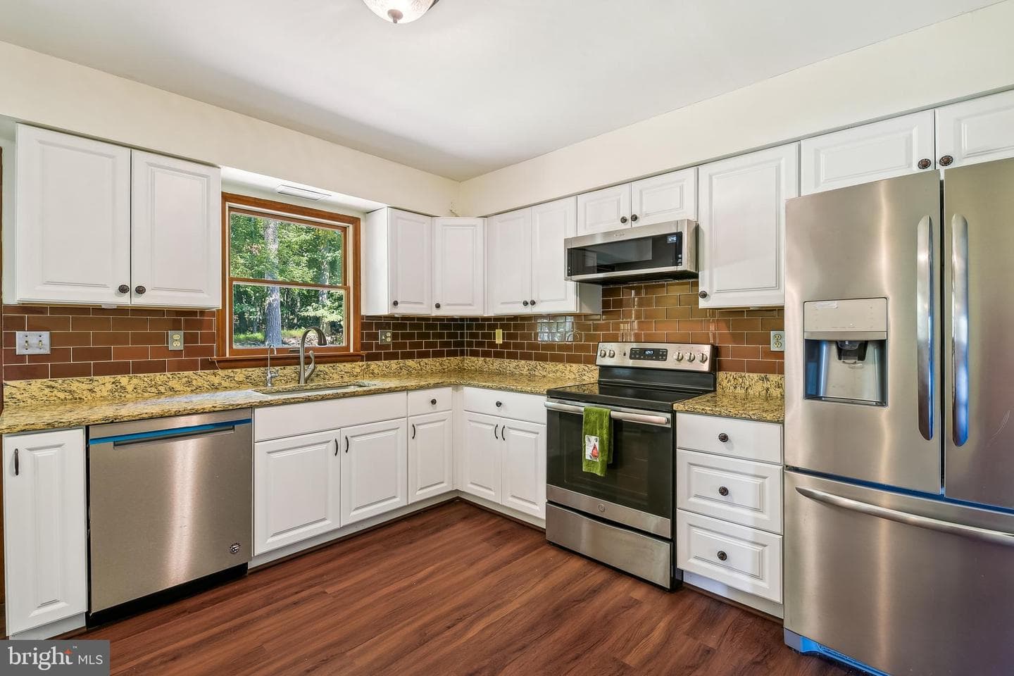 2728 Meadow Tree Drive photo 9