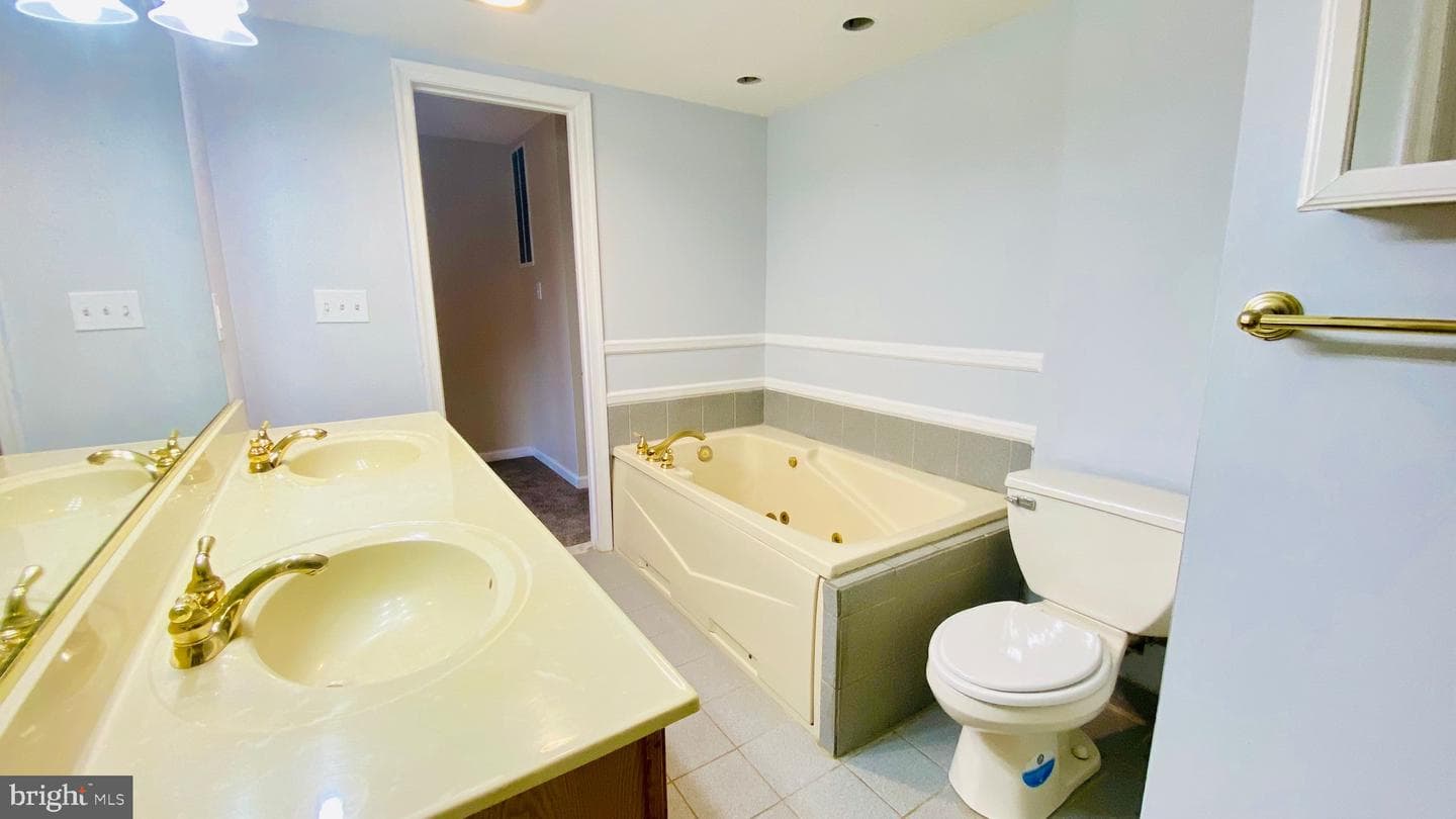 109 Ravenswood Court photo 15