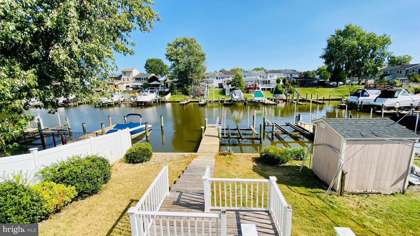 109 Ravenswood Court photo 18