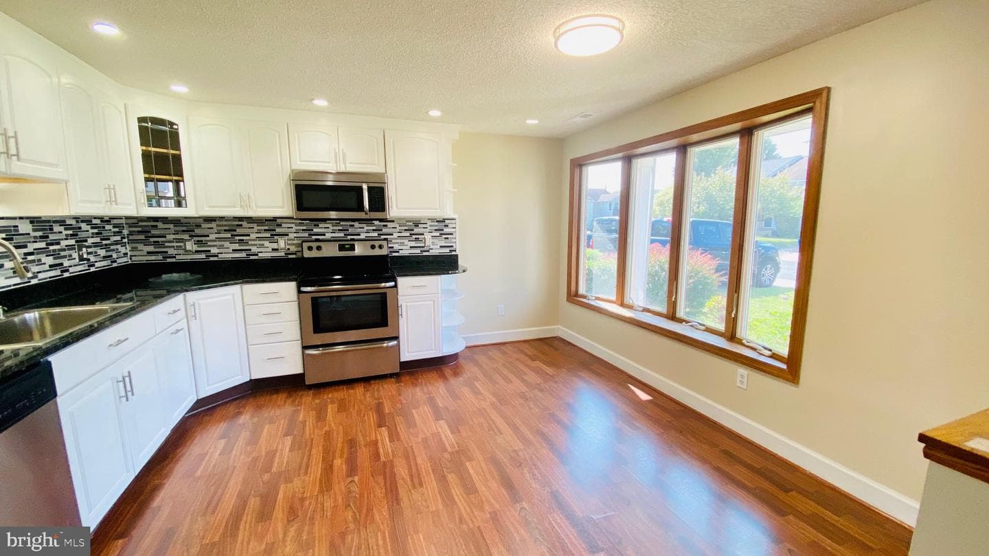 109 Ravenswood Court photo 3