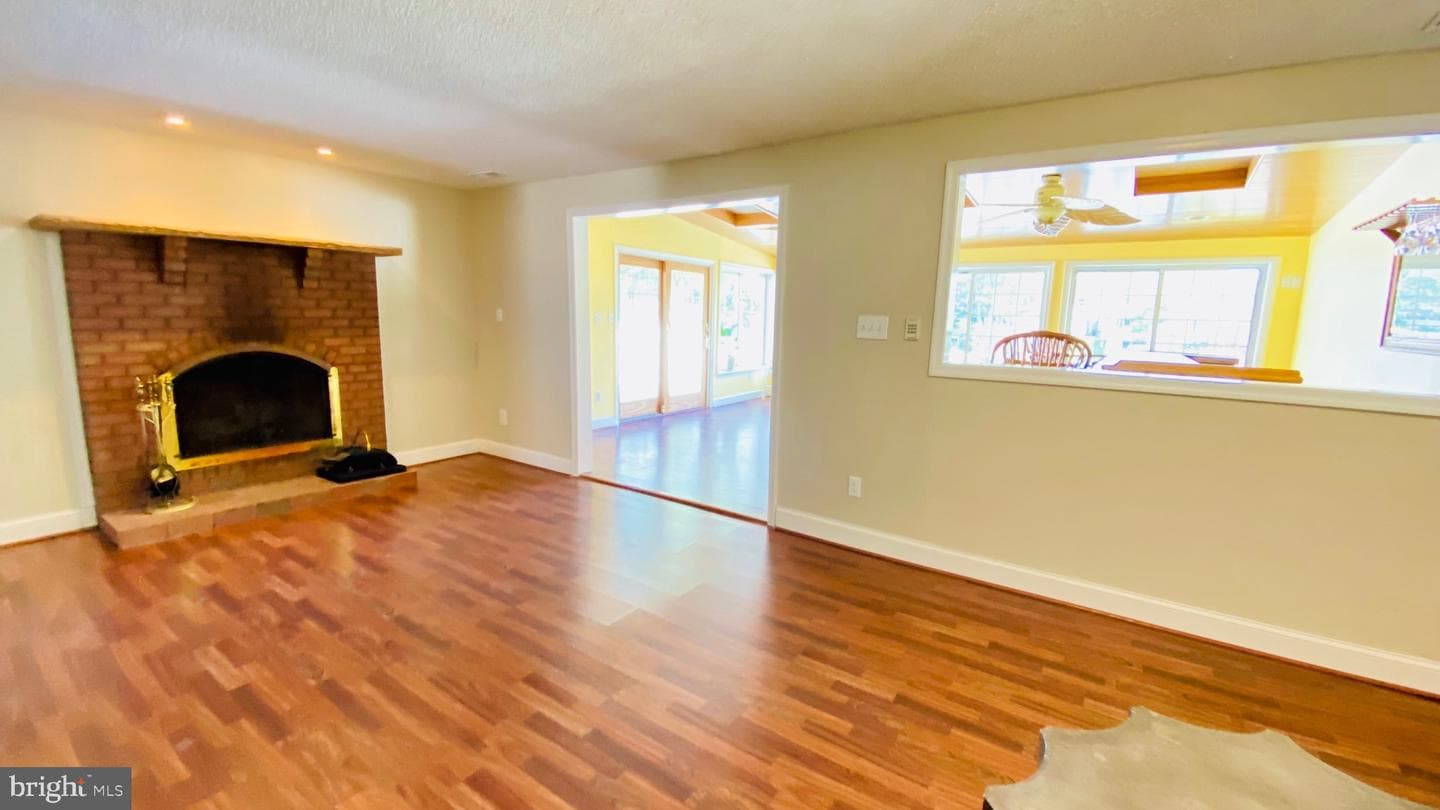 109 Ravenswood Court photo 4