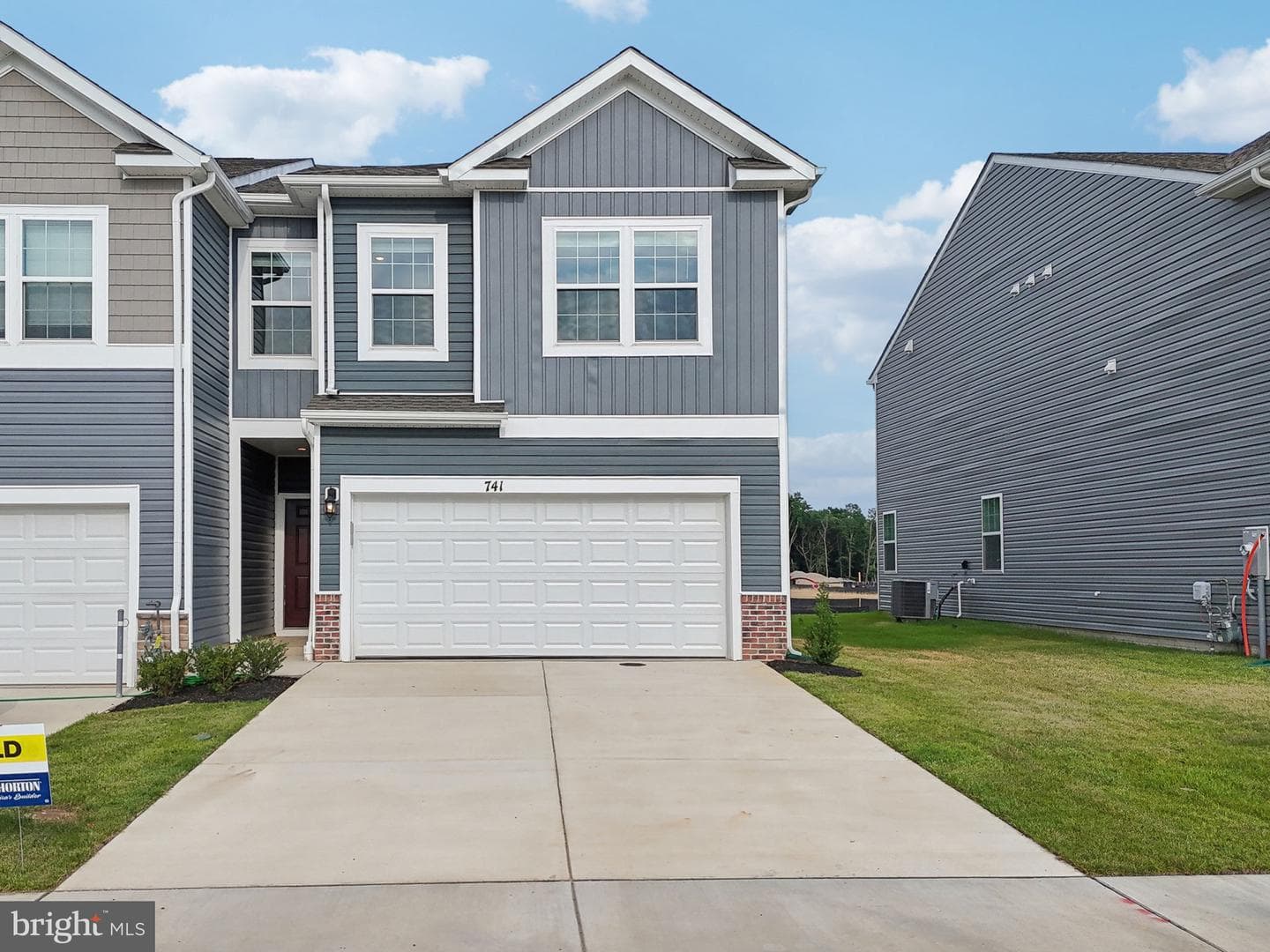 687 Beadlilly Way photo 2
