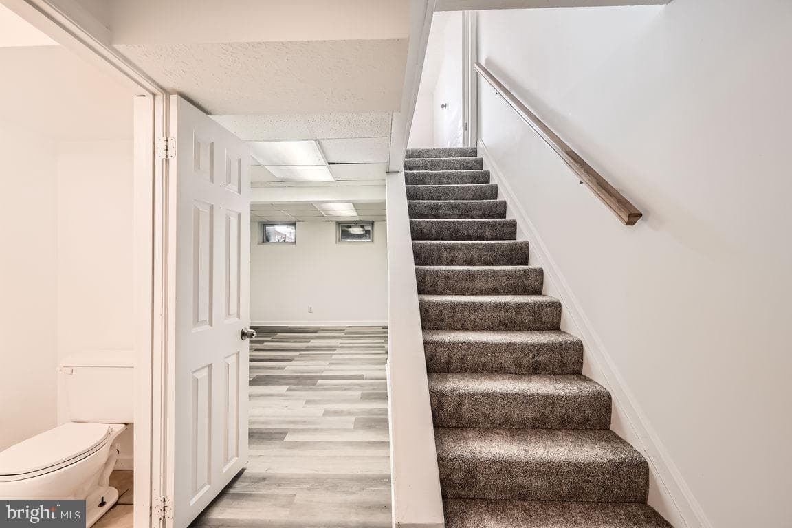 127 Laurel Valley Court photo 24