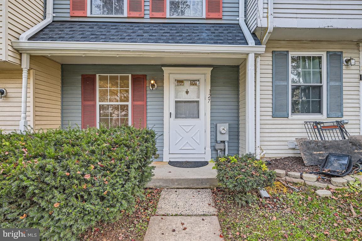 127 Laurel Valley Court photo 3
