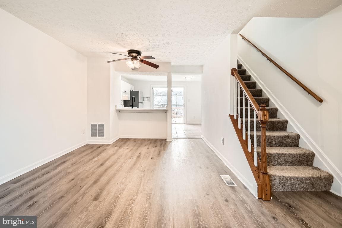 127 Laurel Valley Court photo 6