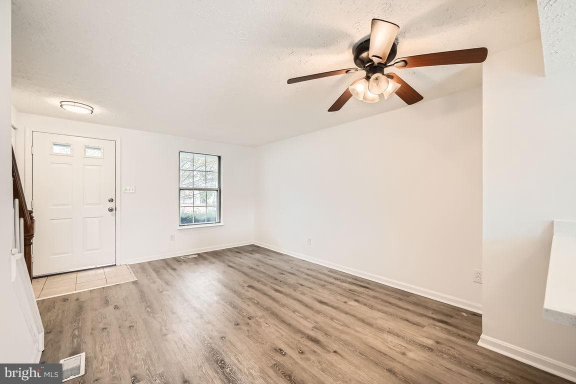 127 Laurel Valley Court photo 7
