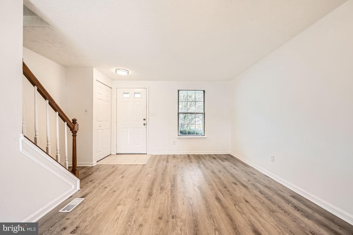 127 Laurel Valley Court photo 8