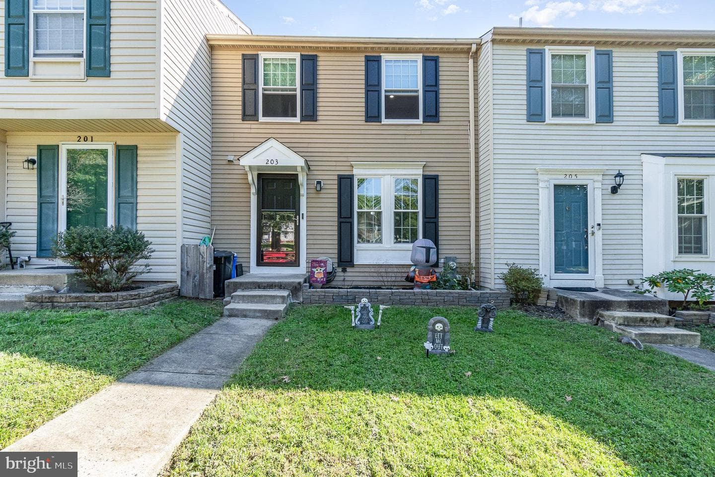 203 Ellerslie Court photo 3