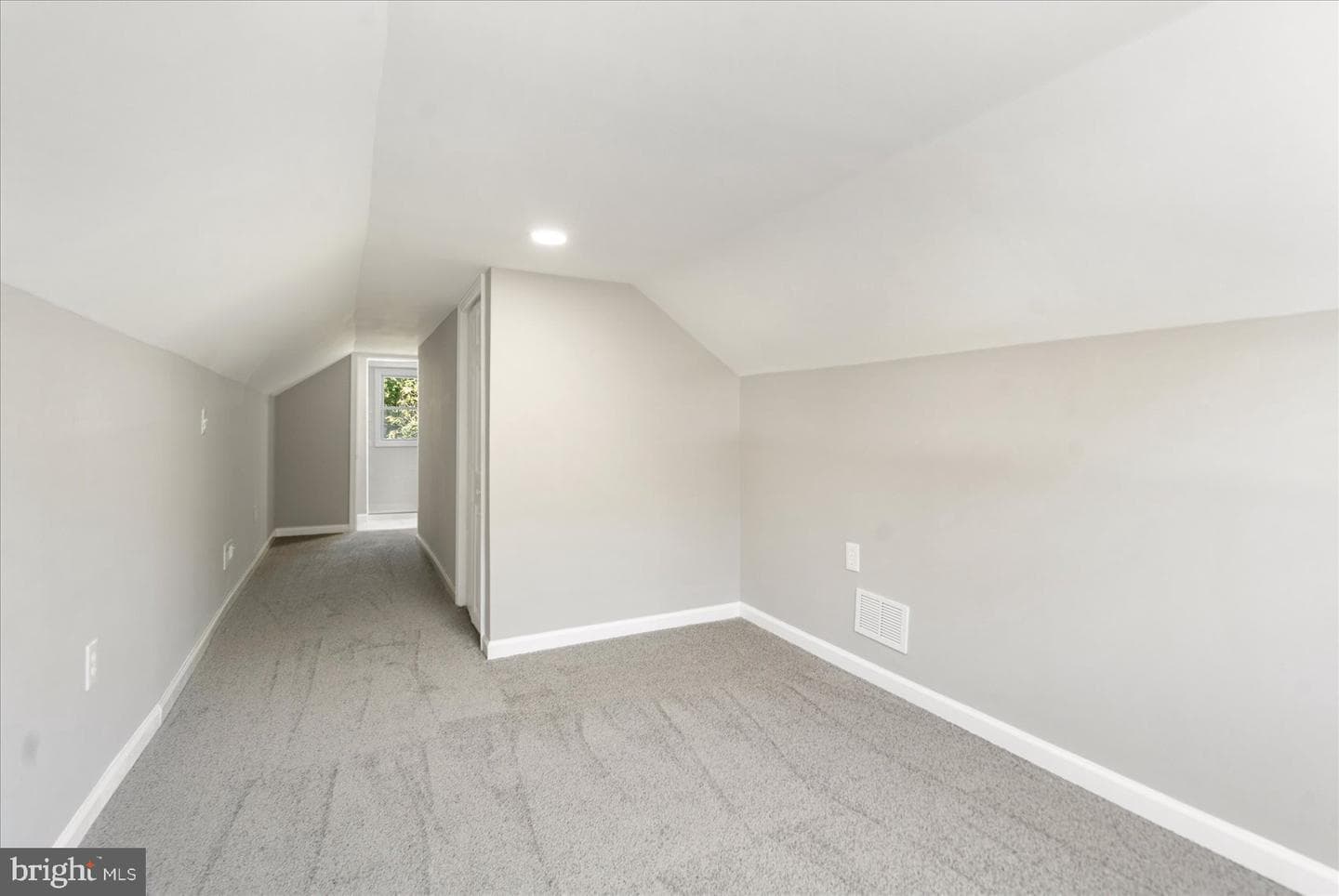 101 Oak Street photo 23