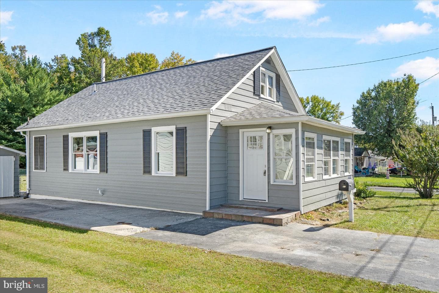 101 Oak Street photo 4