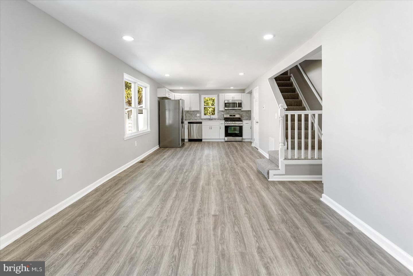 101 Oak Street photo 6