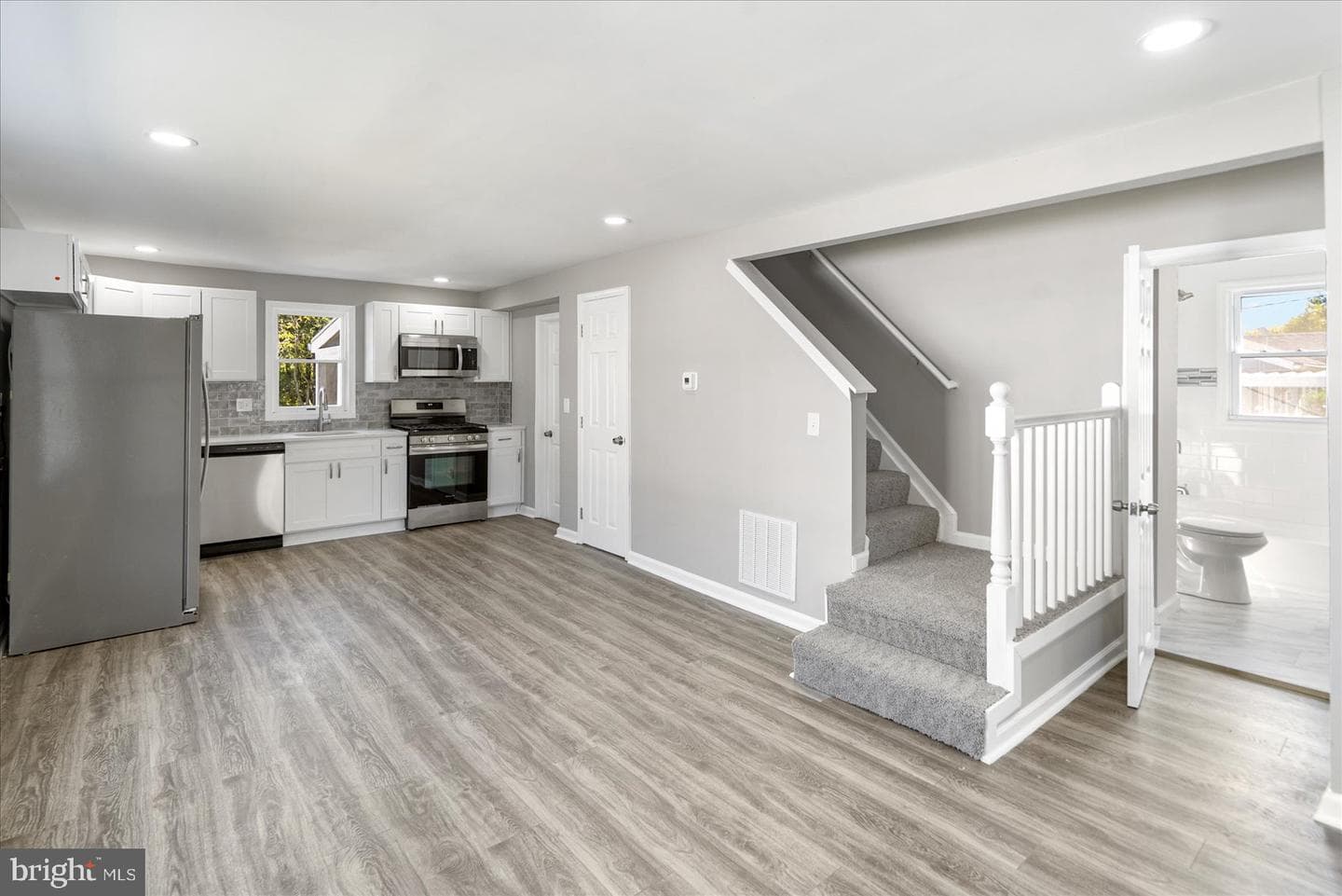 101 Oak Street photo 7
