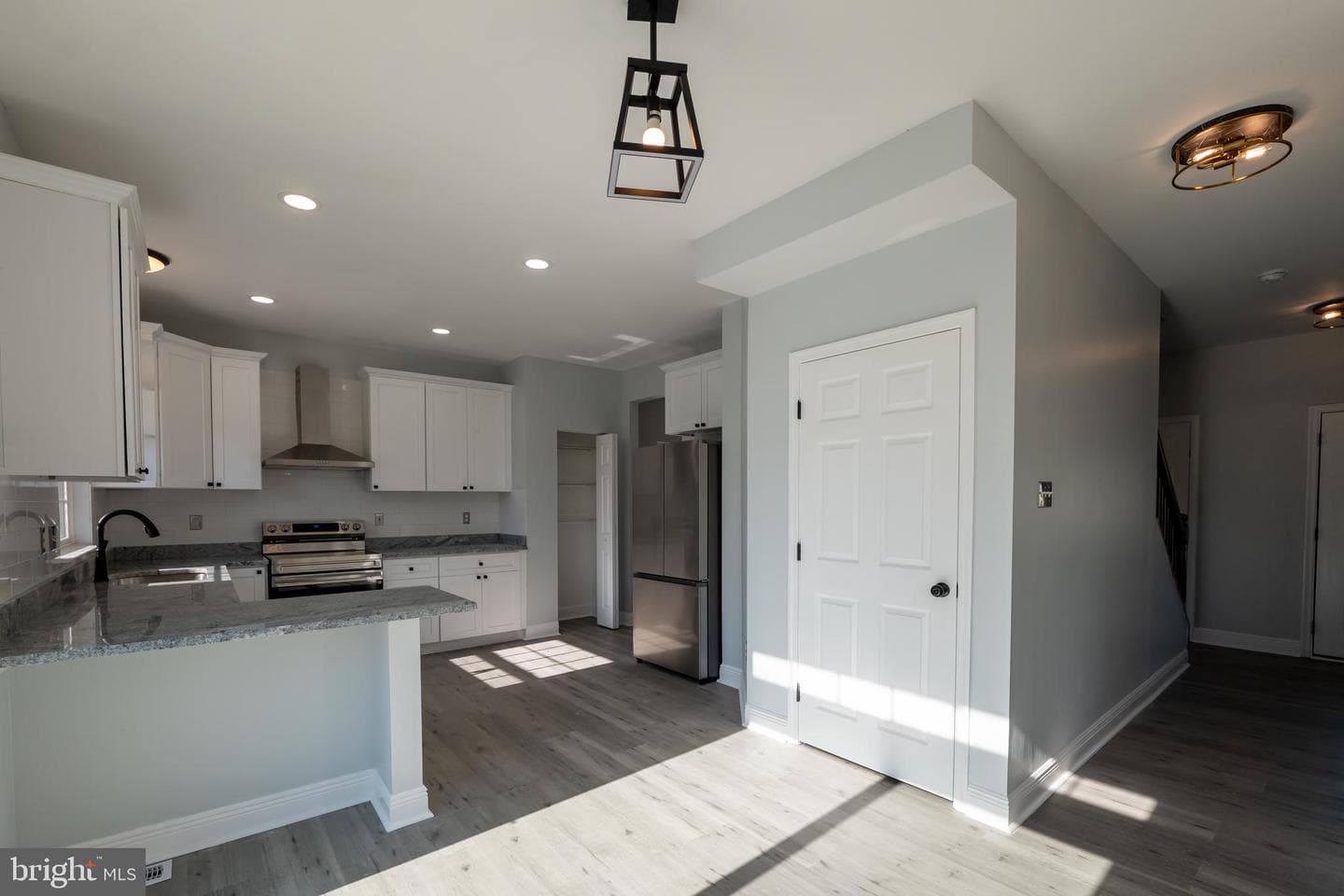306 Caspian Court photo 16