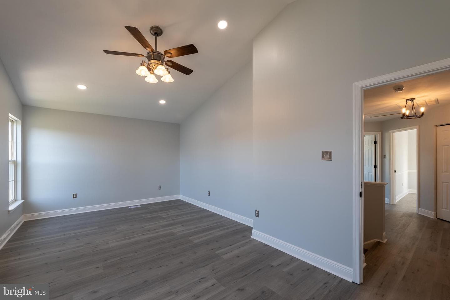 306 Caspian Court photo 23