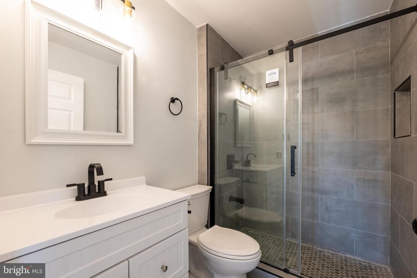 306 Caspian Court photo 29
