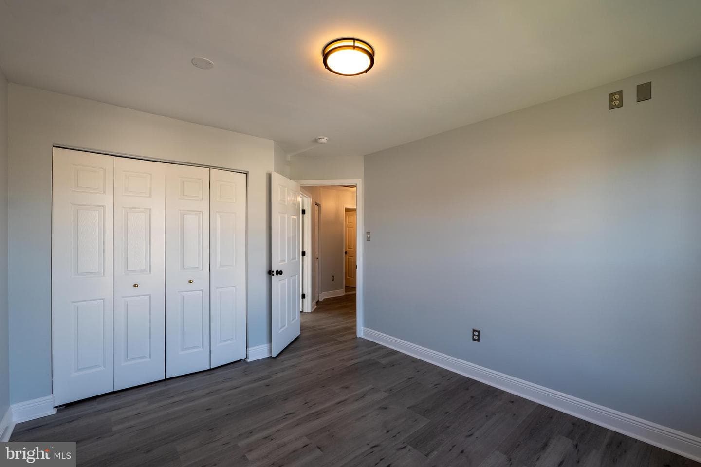306 Caspian Court photo 33