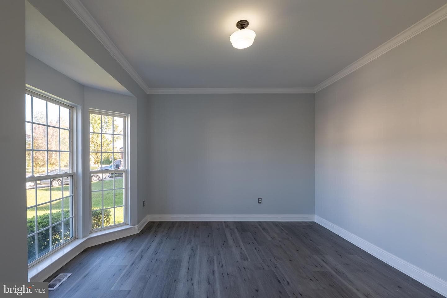 306 Caspian Court photo 8