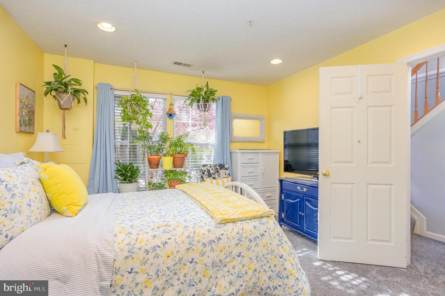 323 Kestrel Drive photo 25