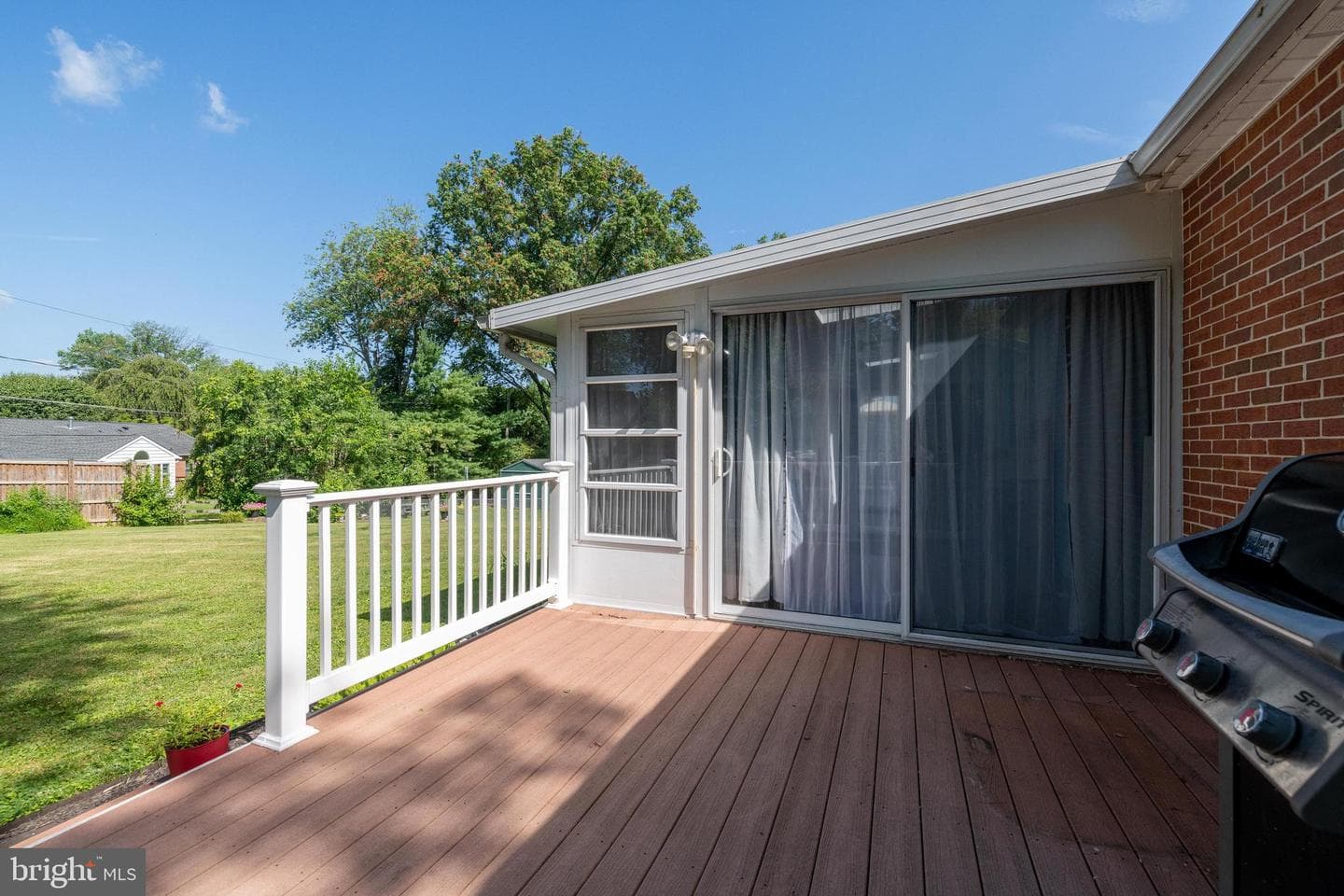 220 E Belcrest Road photo 39