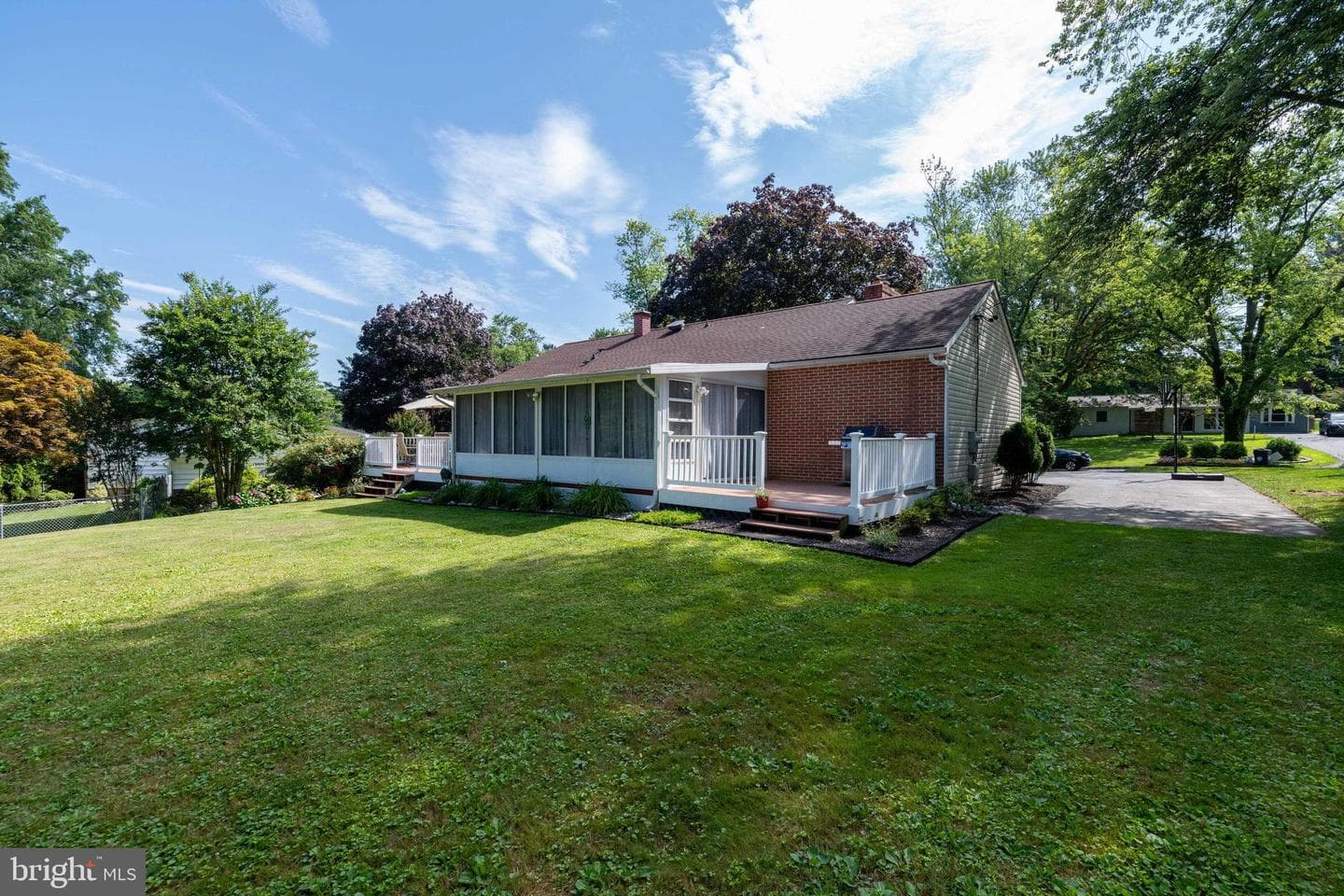 220 E Belcrest Road photo 45