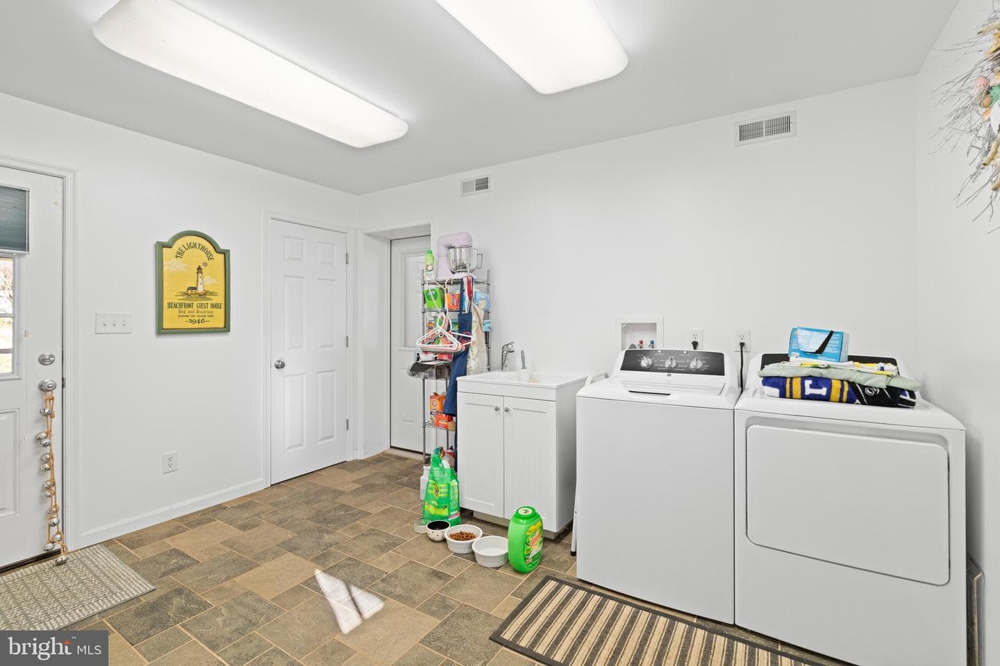 128 N Lynbrook Road photo 8