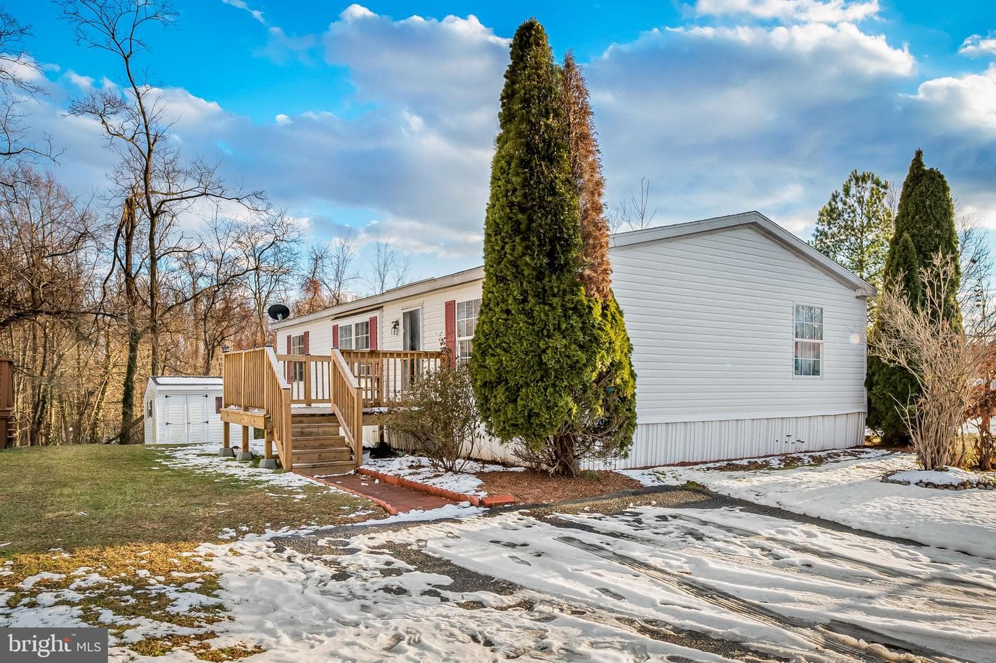 52 Lewis Drive photo 3